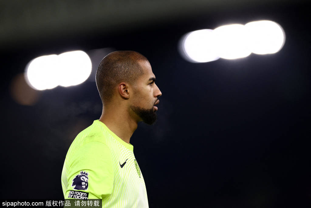 亚特兰大：欧冠的真蓝黑与意甲的假蓝黑，背后的战术与故事解析