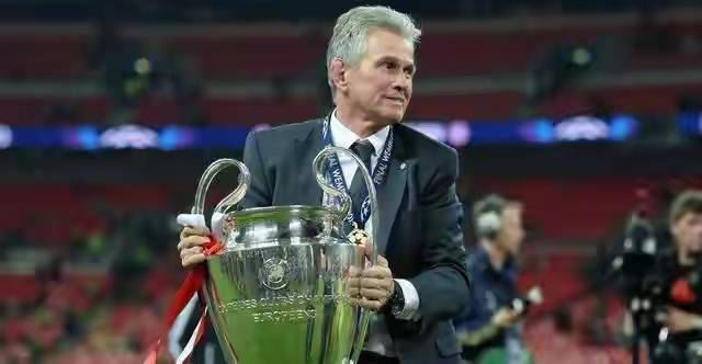 13溃败!穆帅帅位悬了?1200万解约金反转,曼联捡漏狂喜?