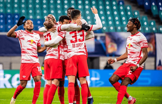 德甲保级VS争四:圣保利残阵死守VS莱比锡客场破局