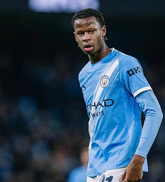 10-1!曼城轮换阵容血洗英甲队,瓜迪奥拉的赌博式调整背后藏了什么?