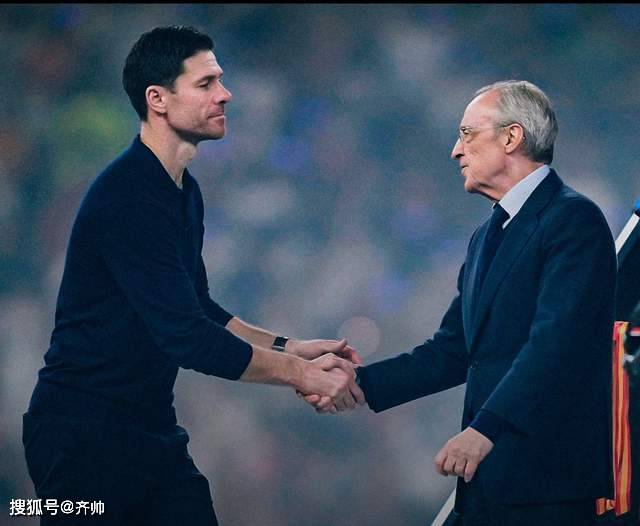 一觉醒来,皇马又换主教练了!姆巴佩祝福阿隆索:为您效力很荣幸