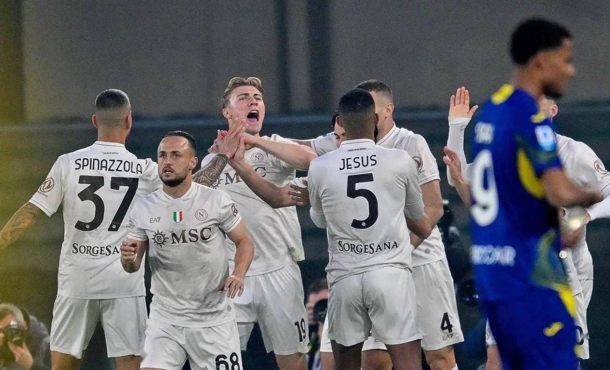 281天等待终迎爆发!卢卡库读秒绝杀救主,国米豪取8连胜,狂飙13分领跑意甲